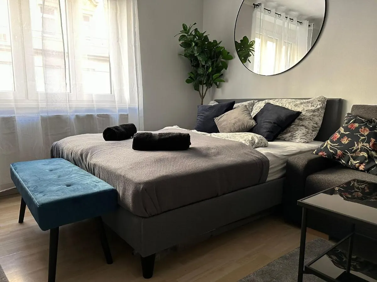 Balcony Apartment, 1 Min To U1 Reumannplatz Вена