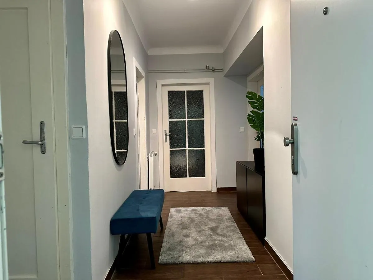 Apartman Balcony Apartment, 1 Min To U1 Reumannplatz Bécs