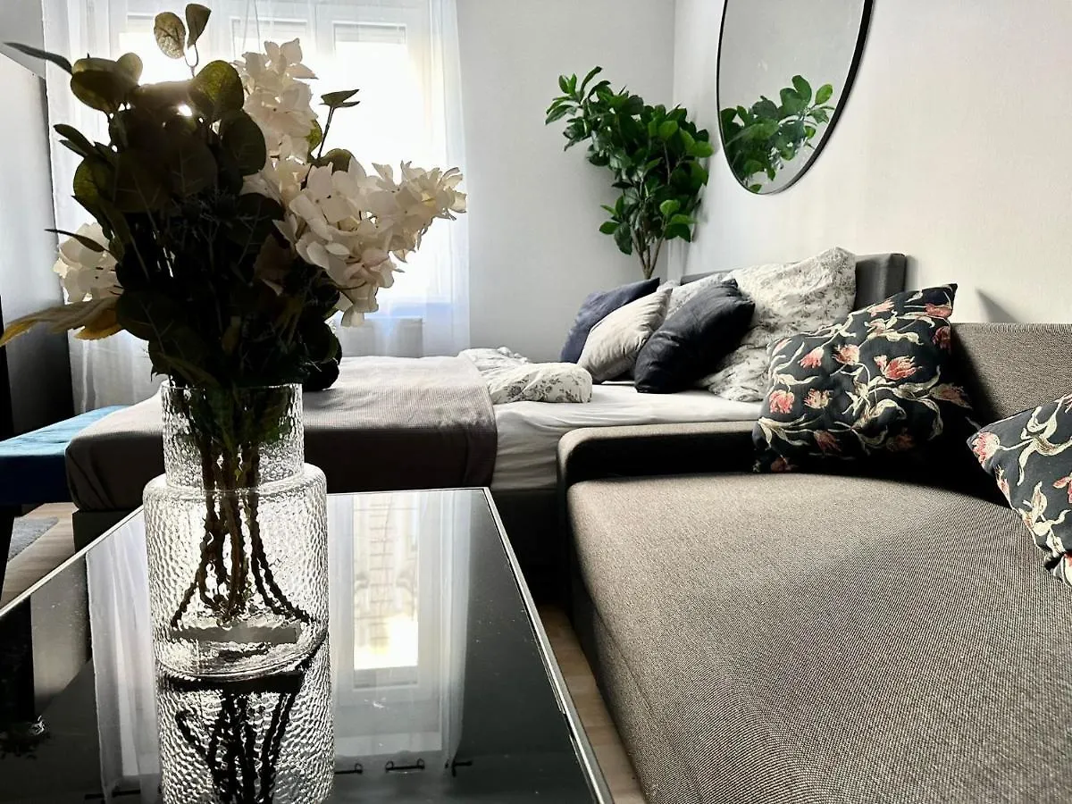 Apartman Balcony Apartment, 1 Min To U1 Reumannplatz Bécs
